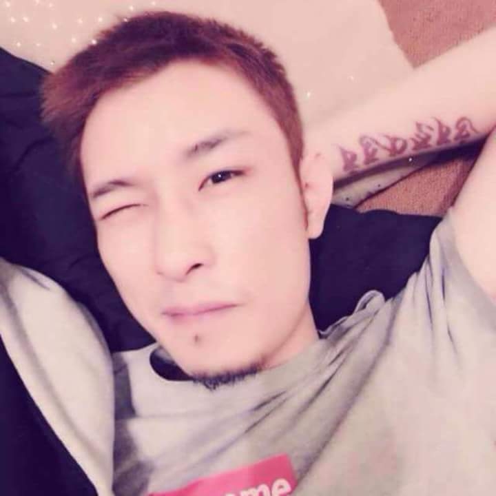 难得拥抱的第一张照片--吉安相亲服务中心