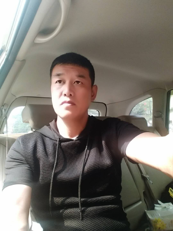深爱的疯子的第一张照片--吉安相亲服务中心