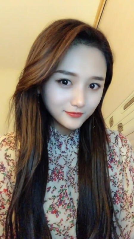 淡然一笑的第一张照片--吉安相亲服务中心