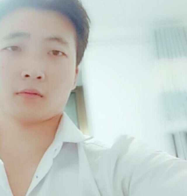 华英雄的第一张照片--吉安相亲服务中心