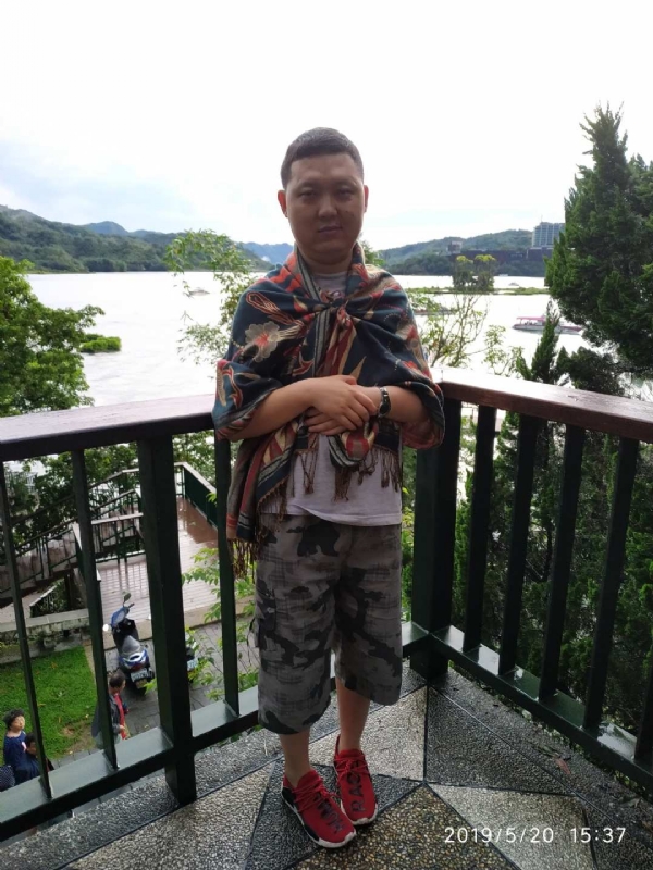 爱情里的俩个人的第一张照片--吉安相亲服务中心