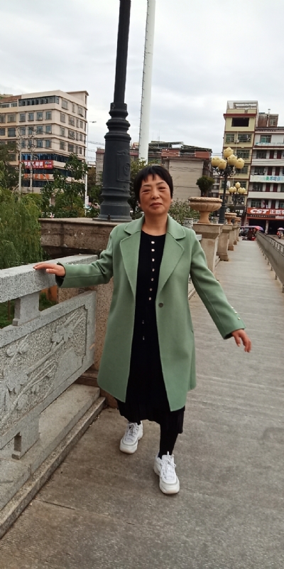 小玲的第一张照片--吉安相亲服务中心