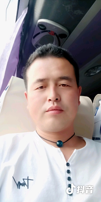 瞬间被爱上的第一张照片--吉安相亲服务中心