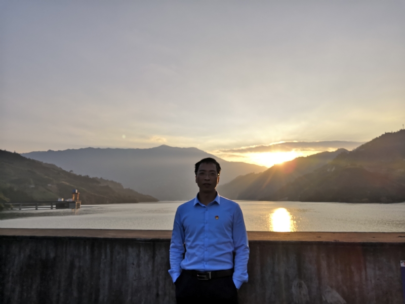 庸人自扰的第一张照片--吉安相亲服务中心