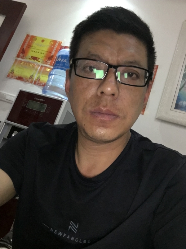 牵手的第三张照片--吉安相亲服务中心