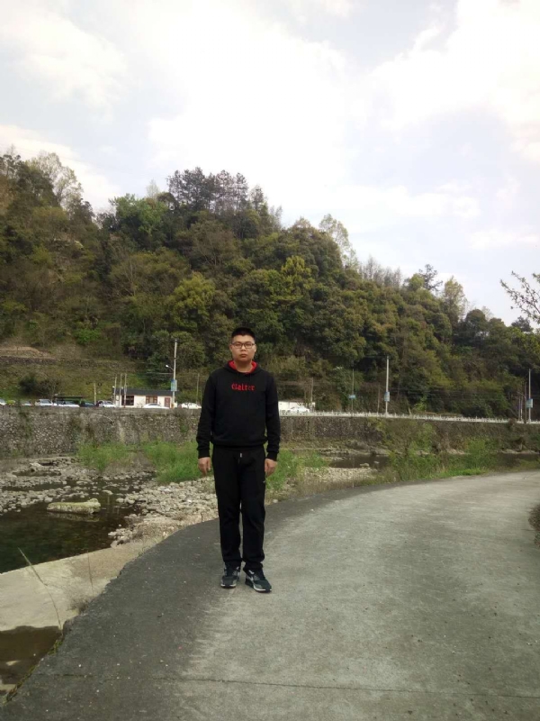 等着上钩的鱼的第二张照片--吉安相亲服务中心
