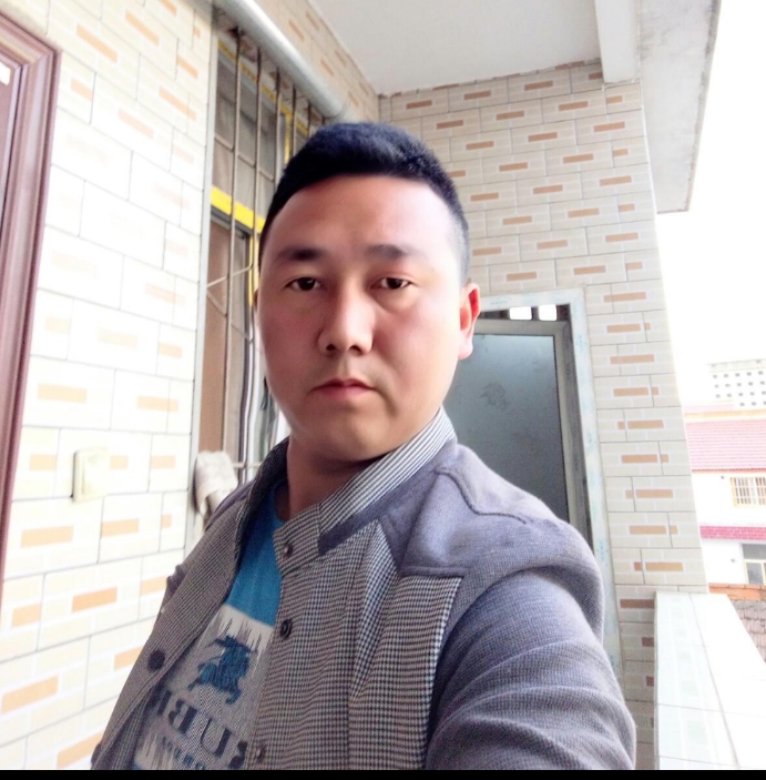 帅帅的大叔的第一张照片--吉安相亲服务中心