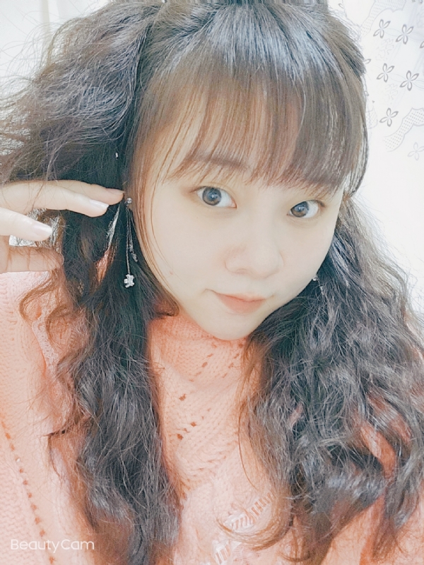 艾薇儿的第一张照片--吉安相亲服务中心