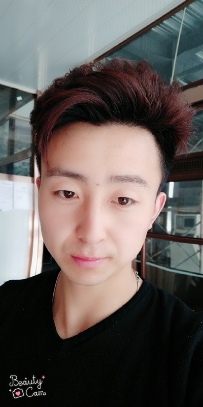 拼命微笑的第三张照片--吉安相亲服务中心