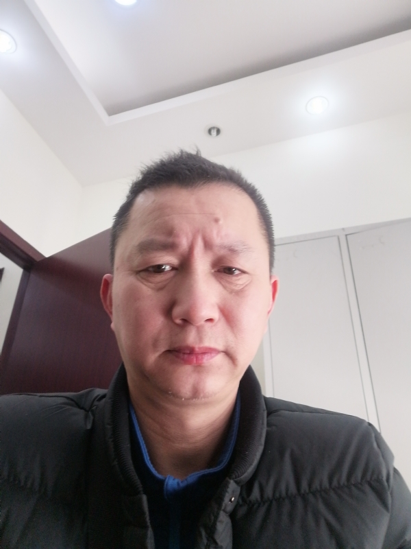 相视而笑的第一张照片--吉安相亲服务中心