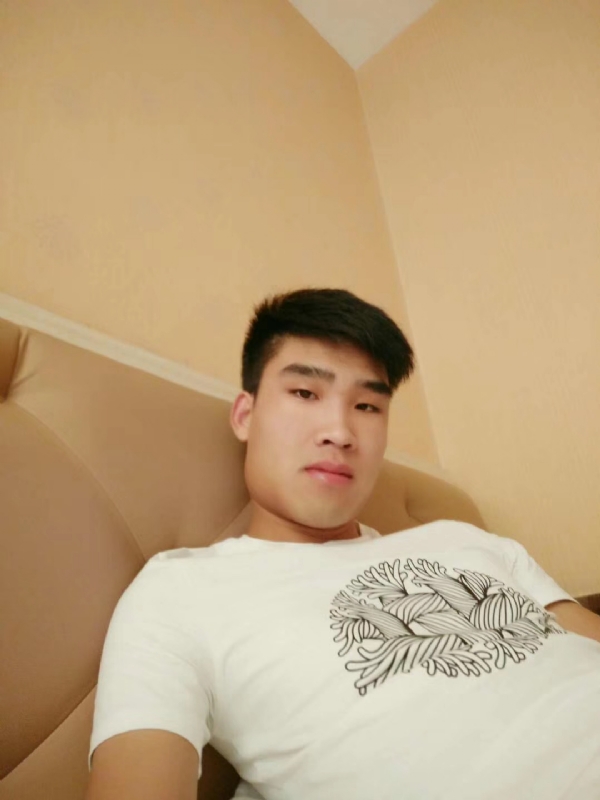 谁不曾孤单上路的第二张照片--吉安相亲服务中心