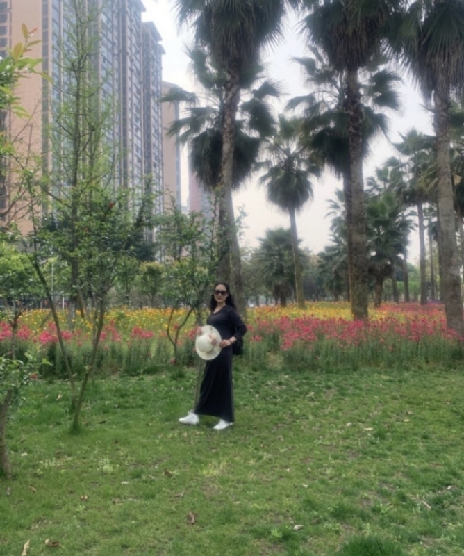 粉墨登场的第一张照片--吉安相亲服务中心