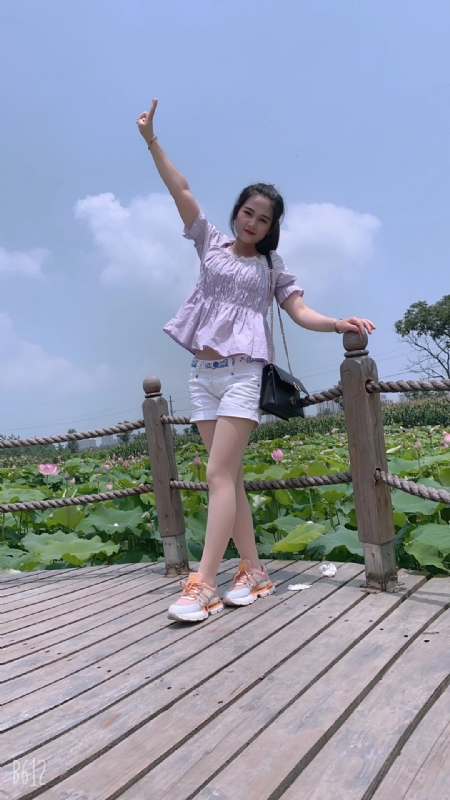 秋水伊人的第一张照片--吉安相亲服务中心