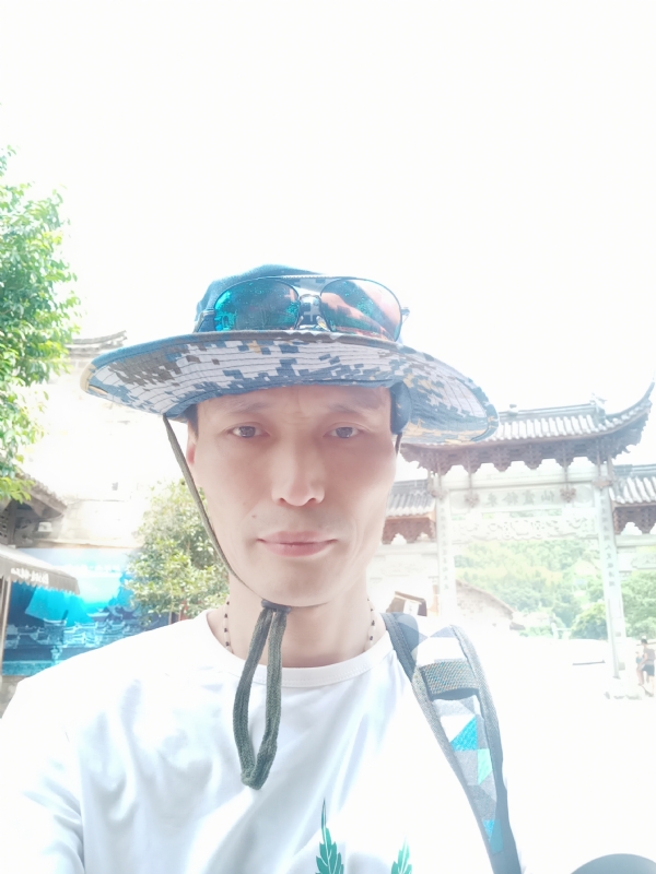 童群海的第一张照片--吉安相亲服务中心