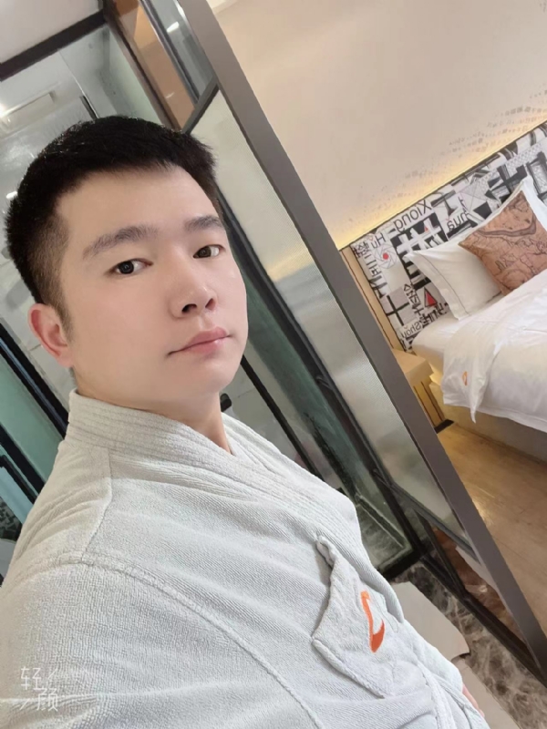 绿帽的第一张照片--吉安相亲服务中心