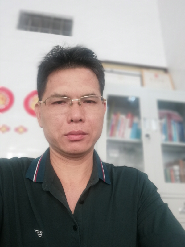 后视镜的第二张照片--吉安相亲服务中心