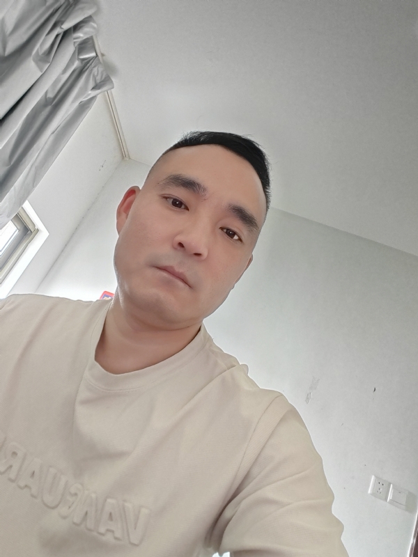 小锋的第一张照片--吉安相亲服务中心