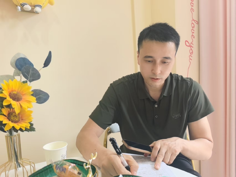 笑看一切的第二张照片--吉安相亲服务中心