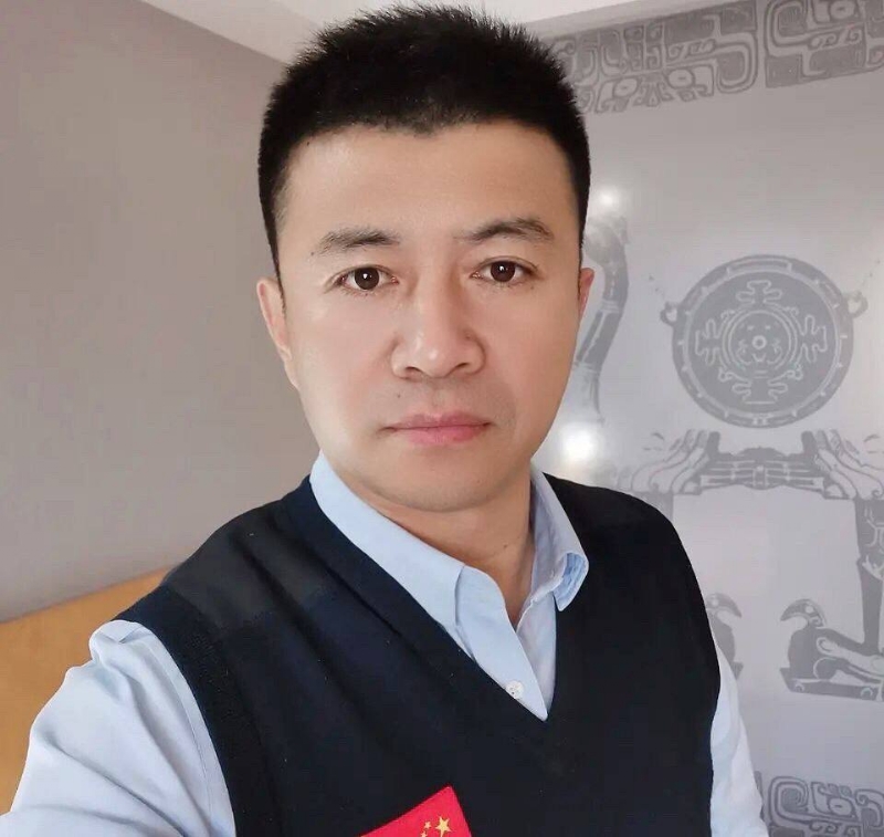 生在红旗下的第一张照片--吉安相亲服务中心
