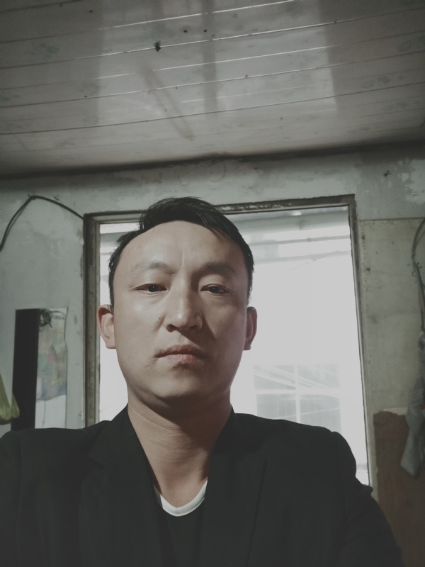 放弃爱你的第一张照片--吉安相亲服务中心