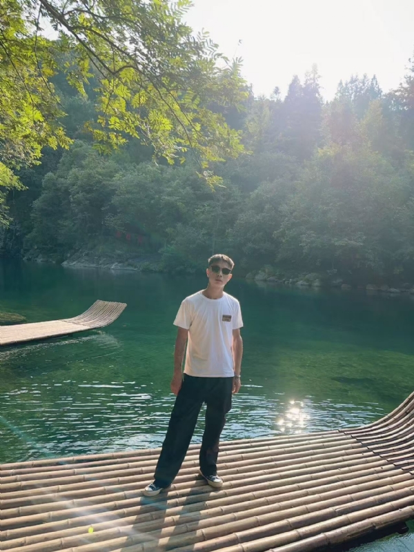 林言的第二张照片--吉安相亲服务中心