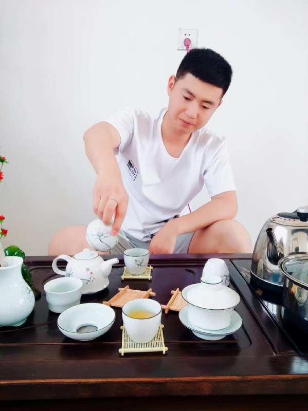 日月的第三张照片--吉安相亲服务中心