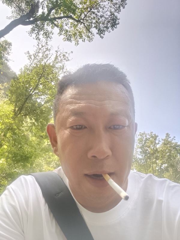 中年大叔的第一张照片--吉安相亲服务中心