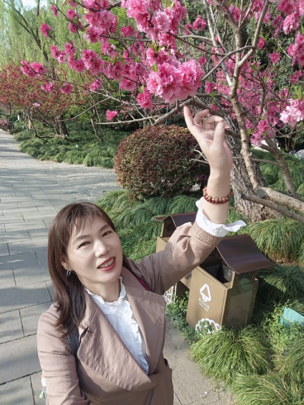 丽娜的第四张照片--吉安相亲服务中心