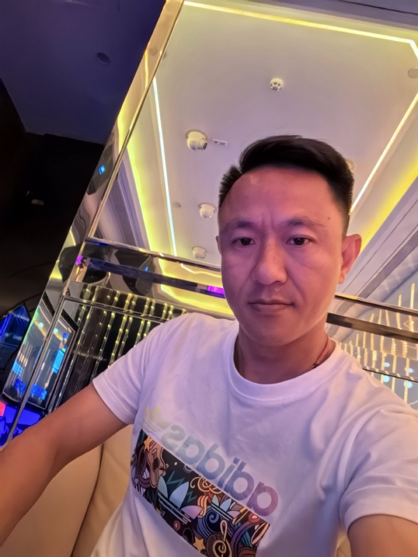 辞岸的第二张照片--吉安相亲服务中心